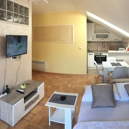 Grand Lux 아파트 *